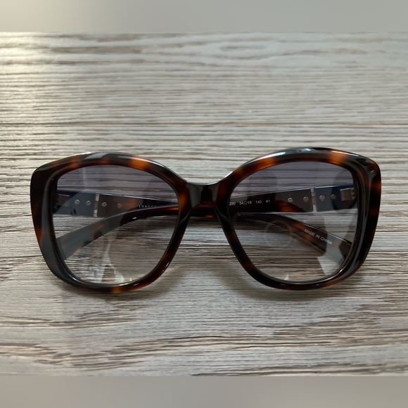 Longchamp Elegant Tortoise Shell Sunglasses main image 9